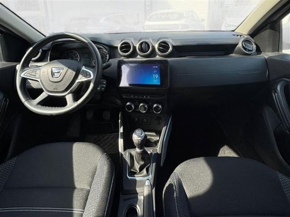 Dacia Duster usata a Livorno (10)