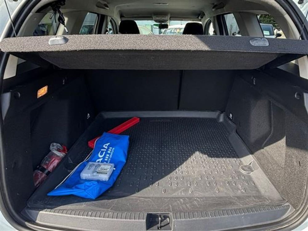 Dacia Duster usata a Livorno (15)