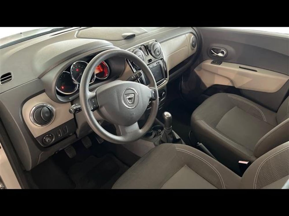 Dacia Lodgy usata a Firenze (10)