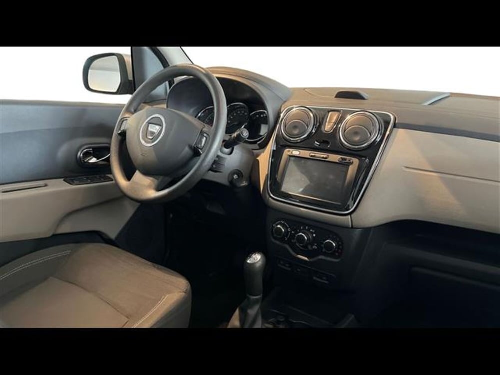 Dacia Lodgy usata a Firenze (11)