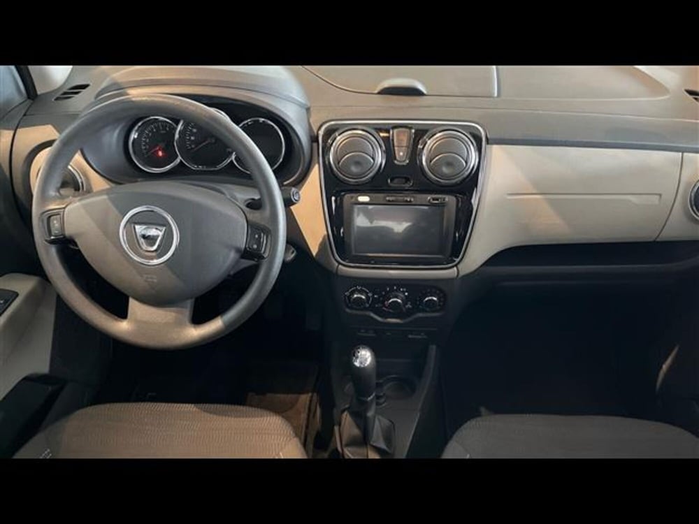 Dacia Lodgy usata a Firenze (7)