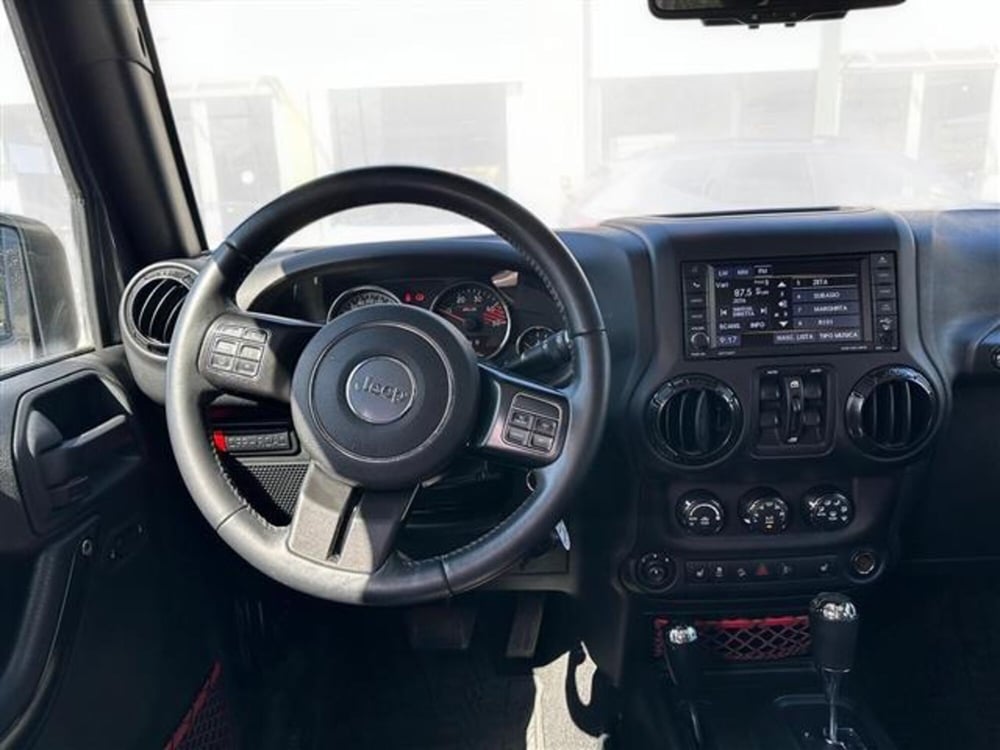 Jeep Wrangler Unlimited usata a Livorno (11)