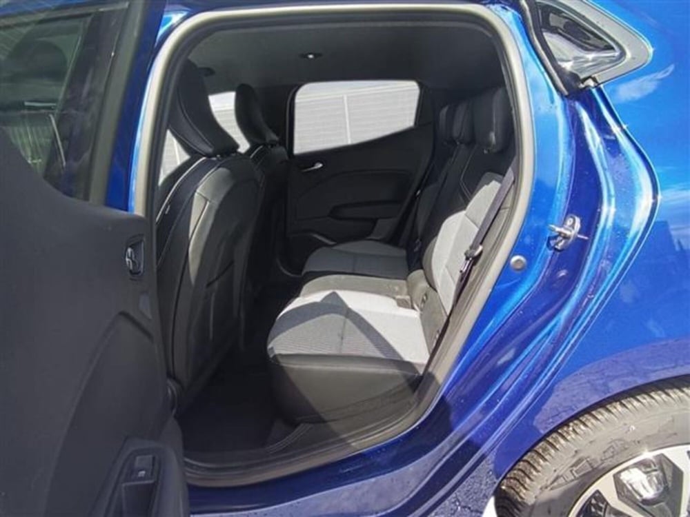 Renault Clio nuova a Livorno (14)