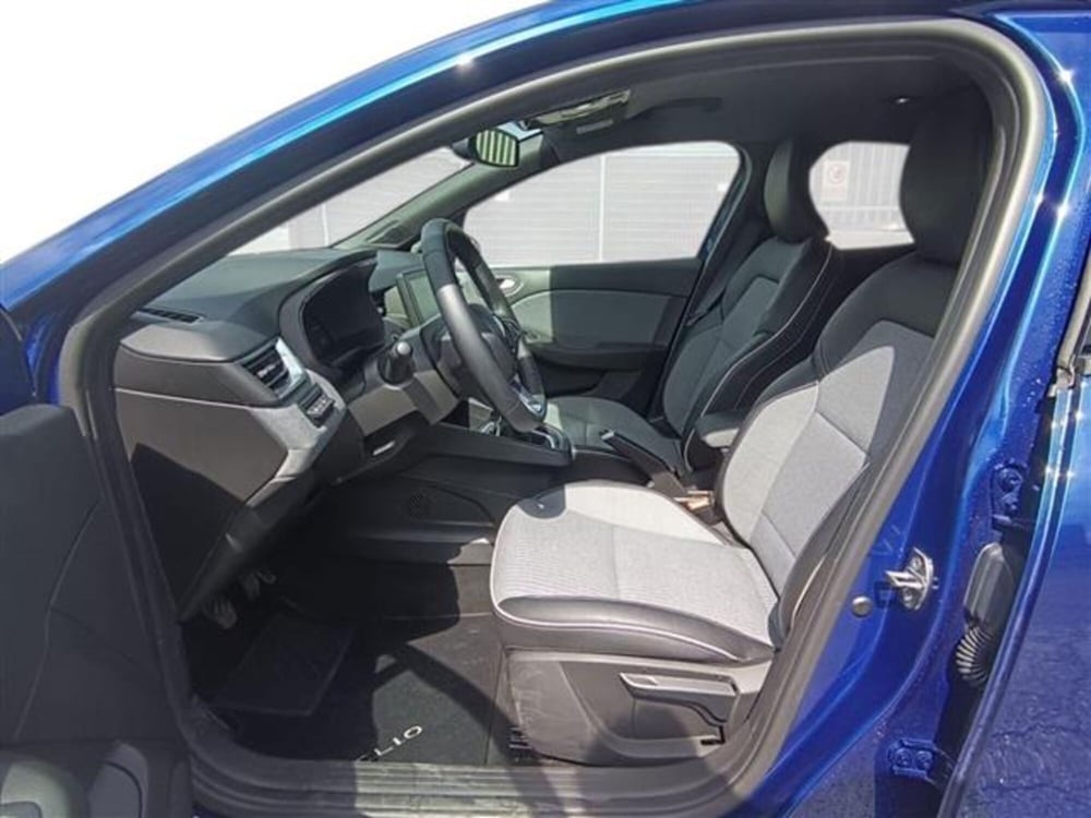 Renault Clio nuova a Livorno (9)