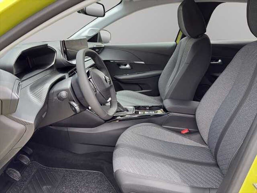 Peugeot 208 nuova a Vibo Valentia (8)