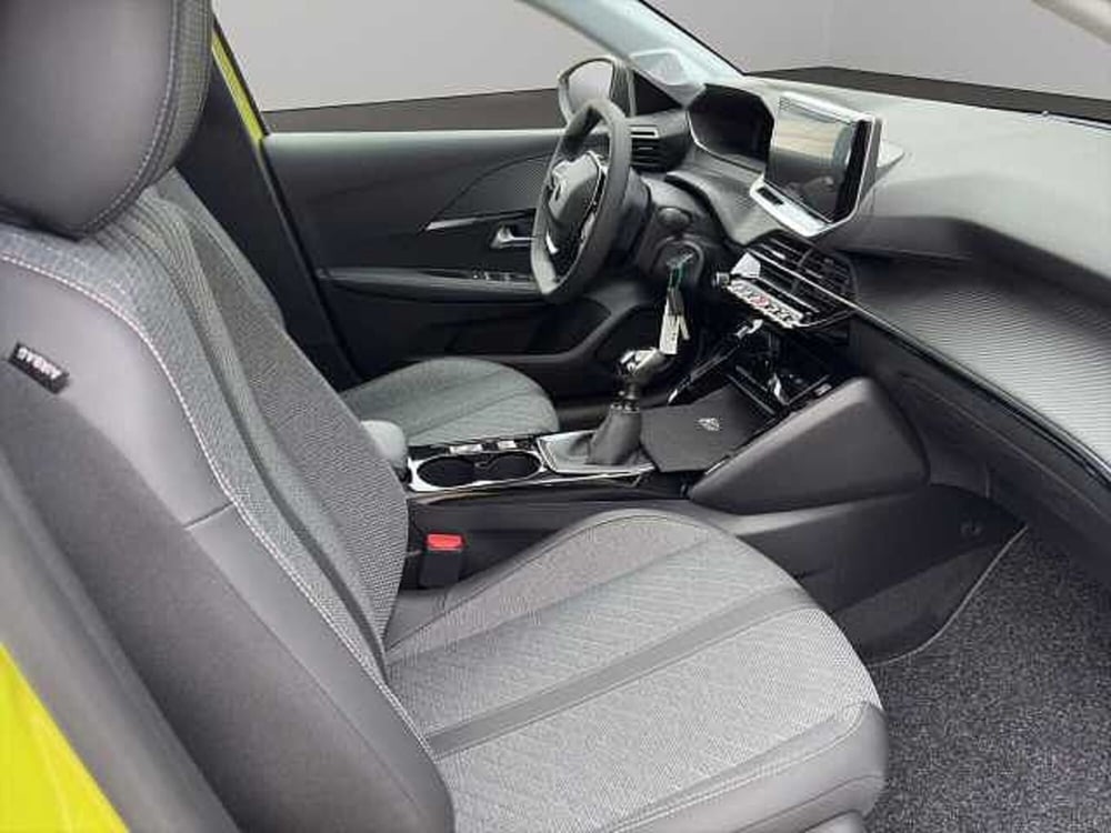 Peugeot 208 nuova a Vibo Valentia (9)