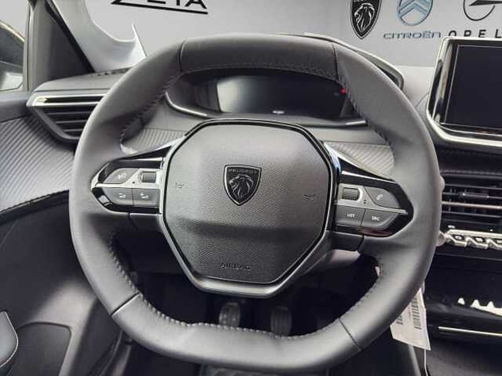 Peugeot 208 nuova a Vibo Valentia (10)