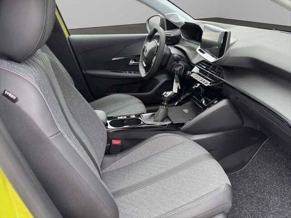 Peugeot 208 nuova a Vibo Valentia (9)