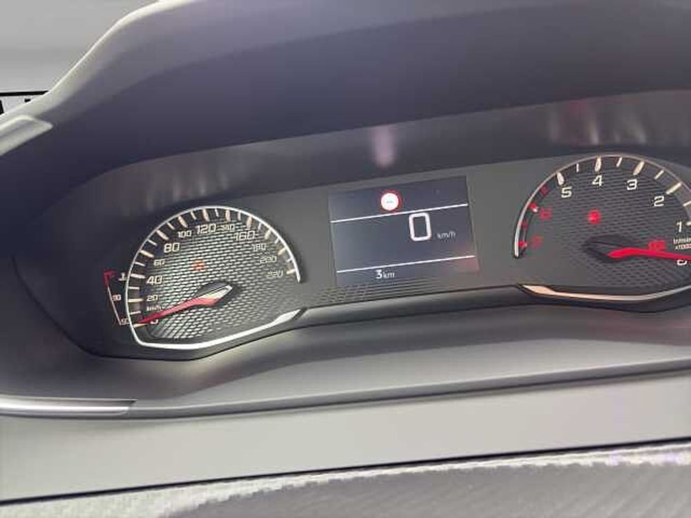 Peugeot 208 nuova a Vibo Valentia (12)