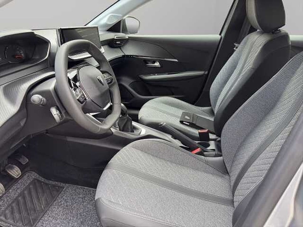 Peugeot 208 nuova a Vibo Valentia (9)