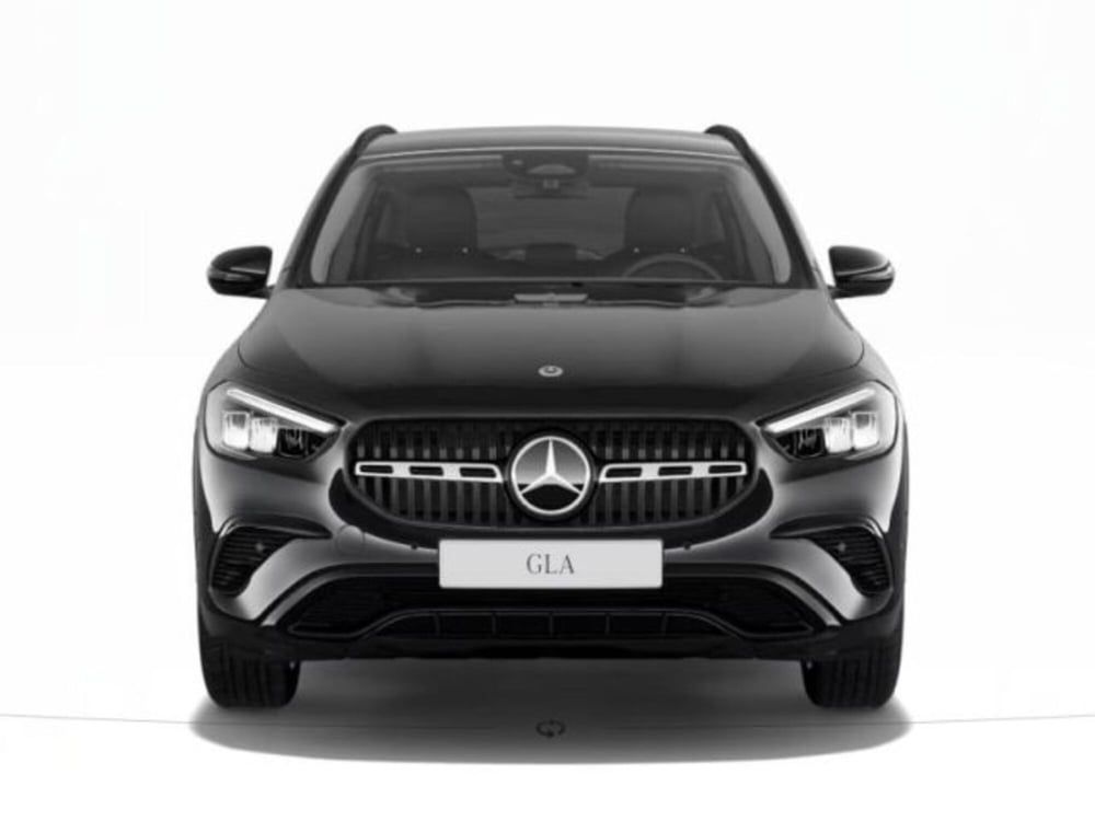 Mercedes-Benz GLA SUV nuova a Verona (3)