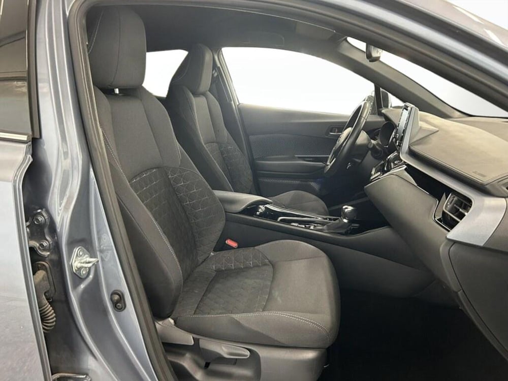 Toyota Toyota C-HR usata a Monza e Brianza (10)