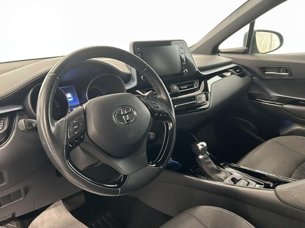 Toyota Toyota C-HR usata a Monza e Brianza (12)