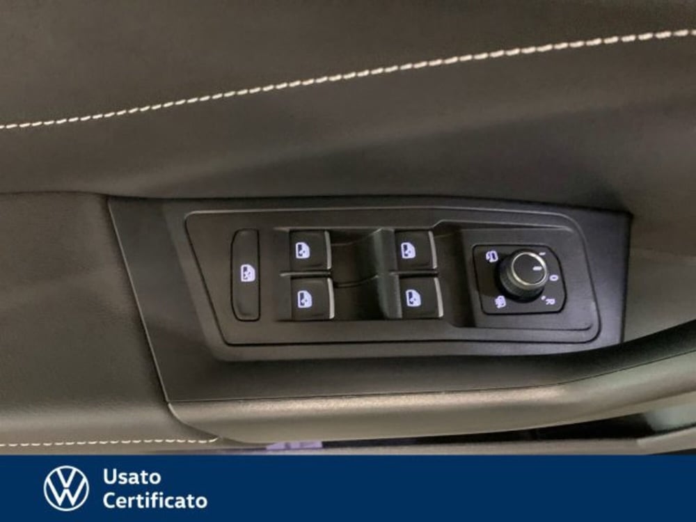 Volkswagen T-Roc nuova a Vicenza (15)