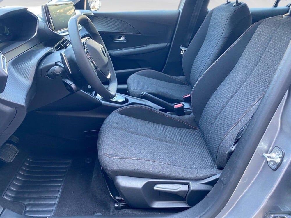 Peugeot 208 nuova a Torino (8)