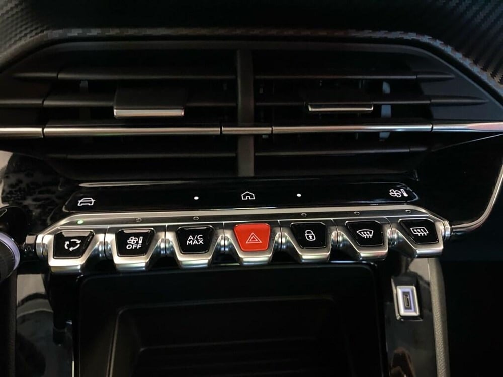 Peugeot 208 nuova a Torino (10)