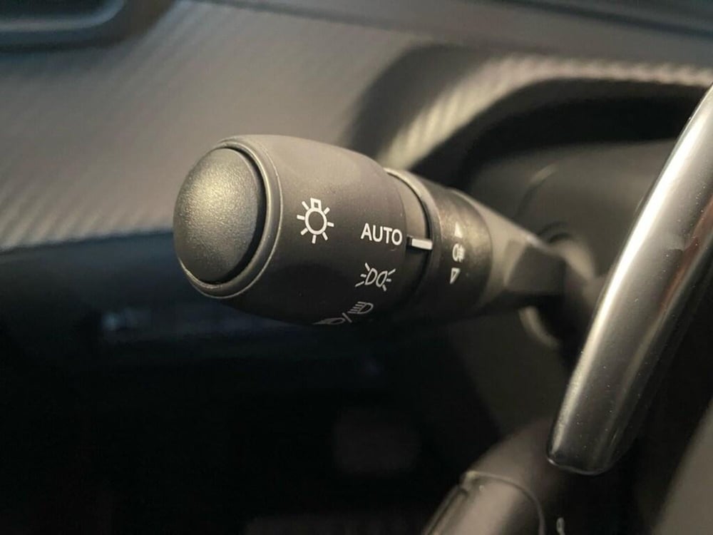 Peugeot 208 nuova a Torino (14)