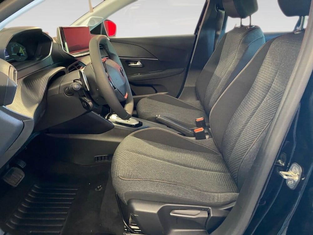 Peugeot 208 nuova a Torino (8)