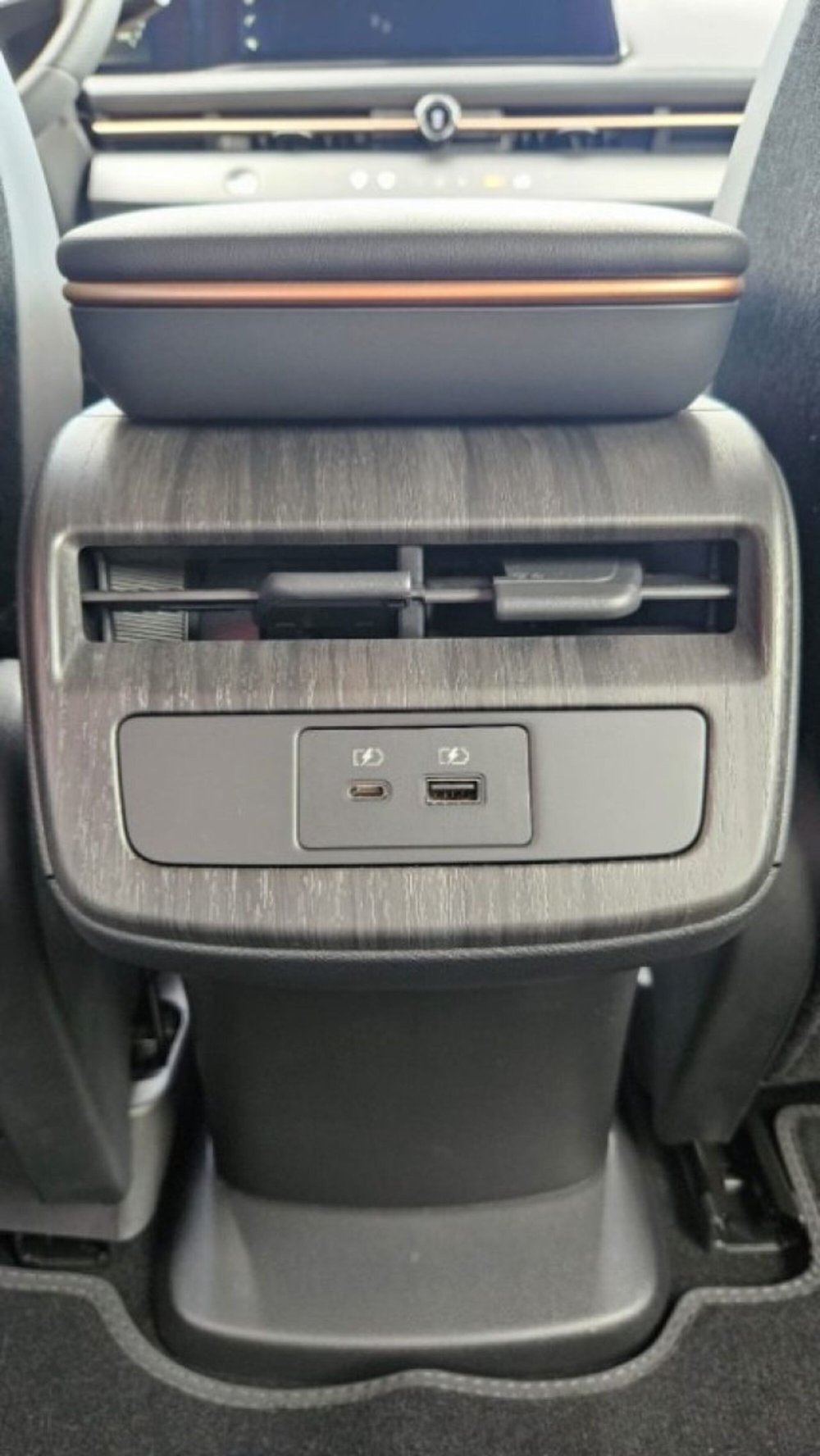 Nissan Ariya nuova a Lucca (10)