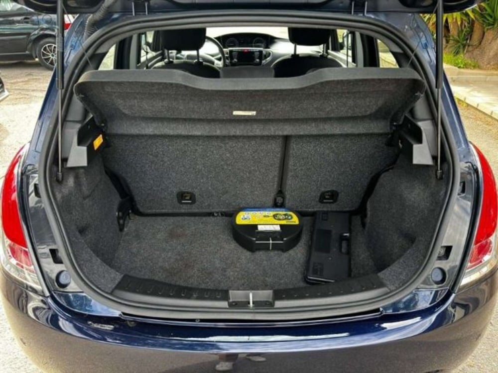 Lancia Ypsilon usata a Firenze (9)
