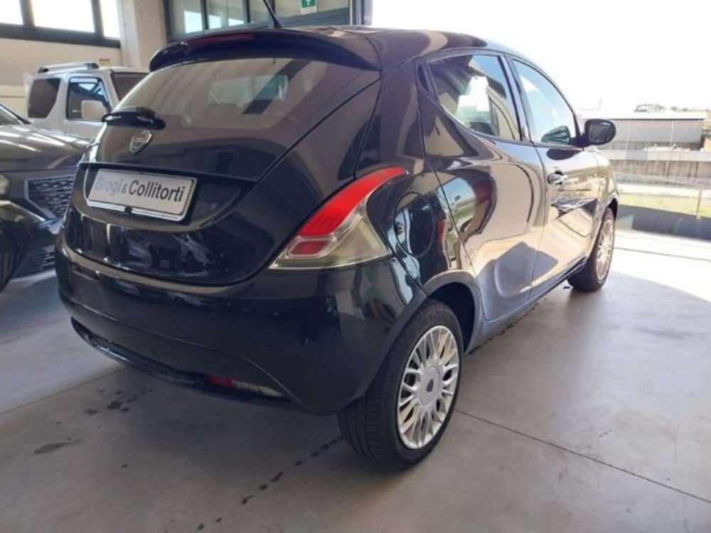Lancia Ypsilon usata a Firenze (6)