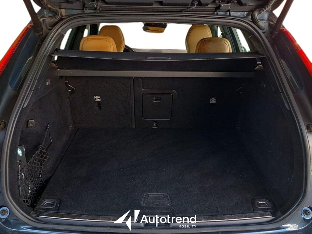 Volvo XC60 usata a Bari (12)