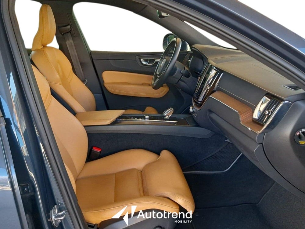 Volvo XC60 usata a Bari (8)