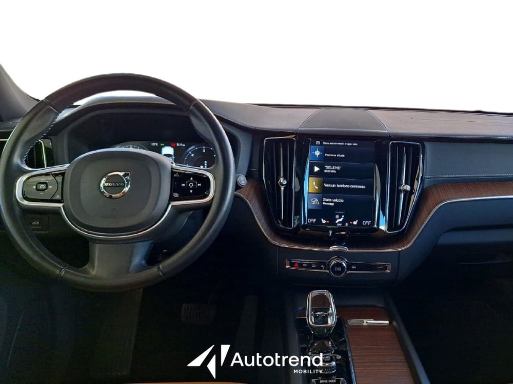 Volvo XC60 usata a Bari (9)