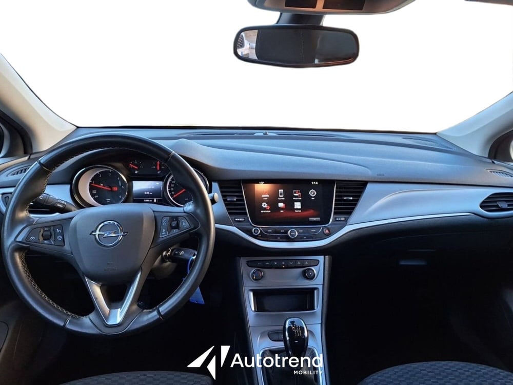 Opel Astra Station Wagon usata a Bari (7)