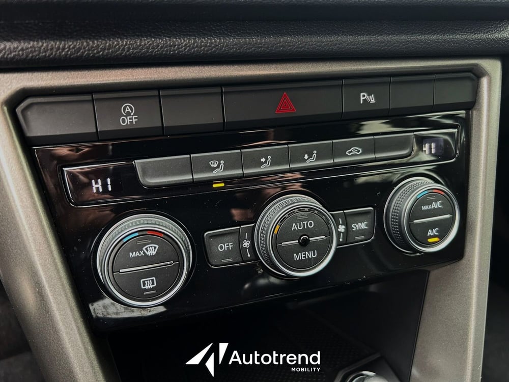 Volkswagen T-Roc usata a Bari (15)