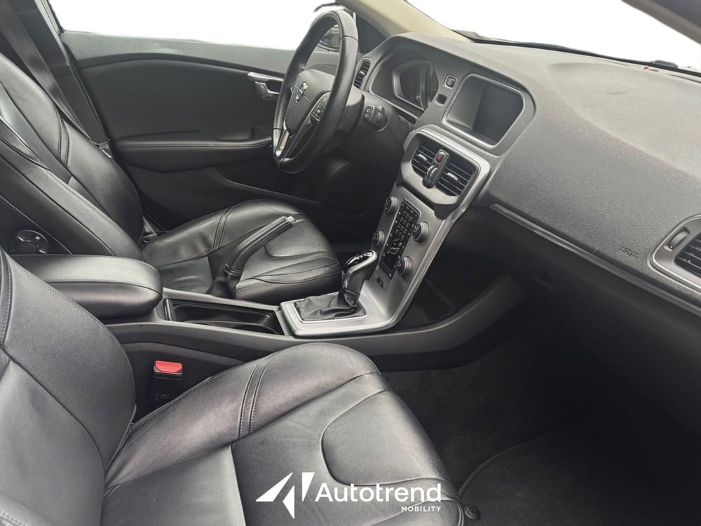 Volvo V40 usata a Bari (9)