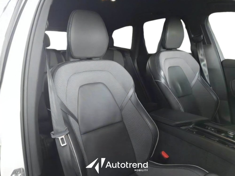 Volvo XC60 usata a Bari (6)