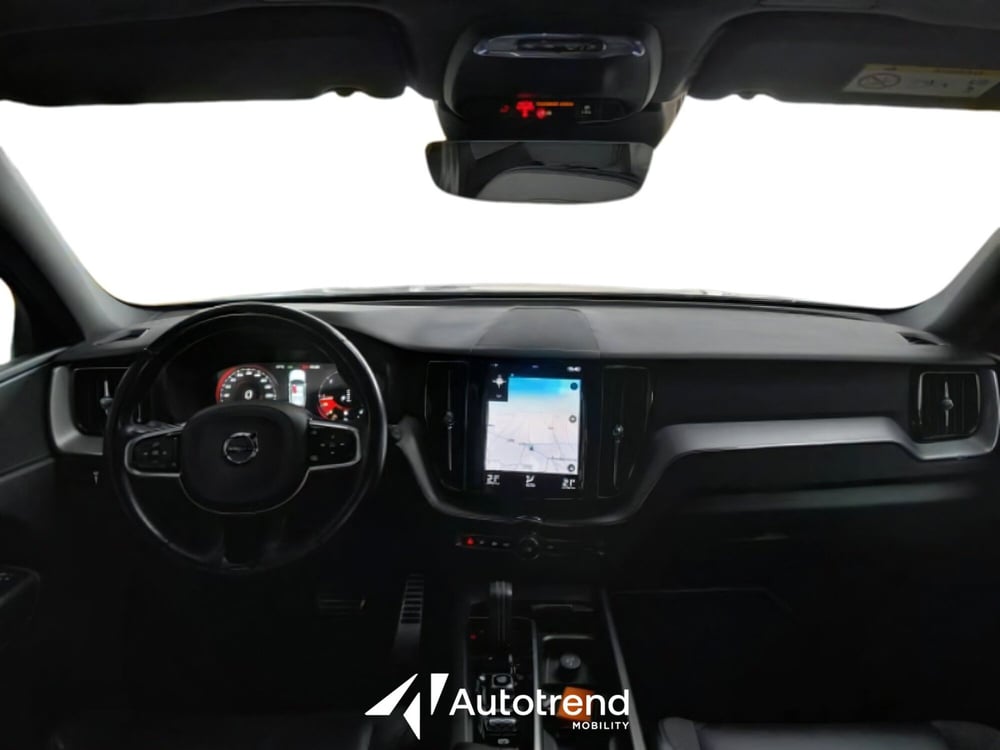 Volvo XC60 usata a Bari (7)