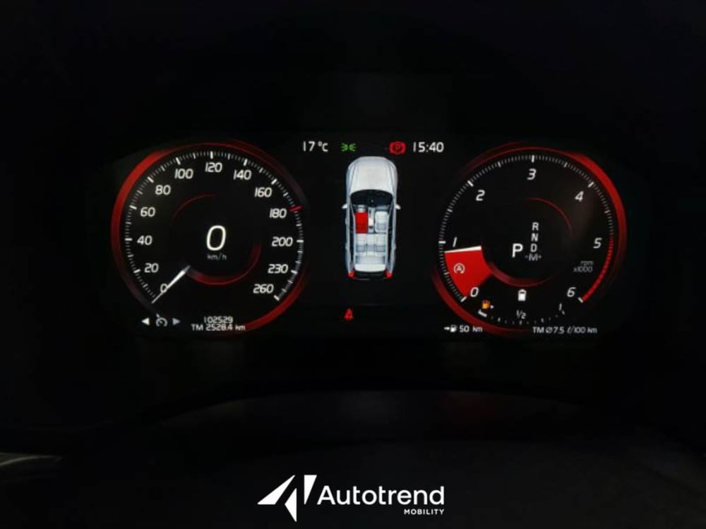 Volvo XC60 usata a Bari (8)