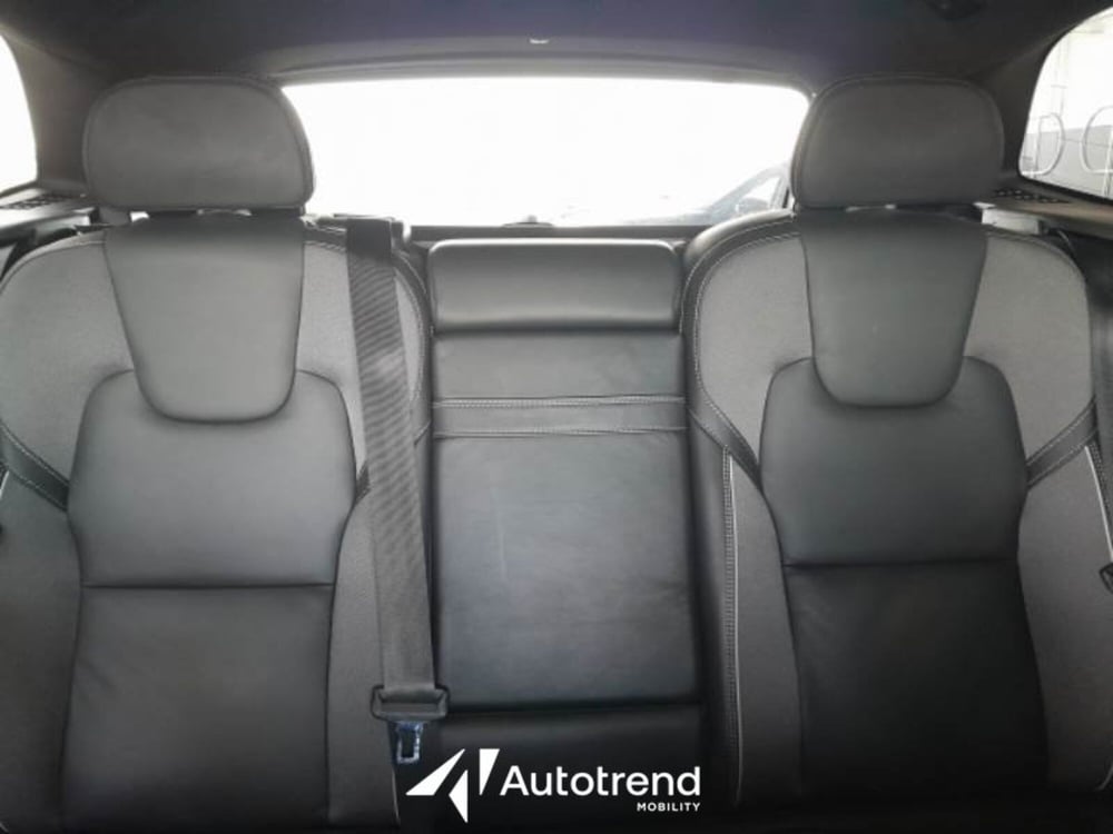 Volvo XC60 usata a Bari (9)