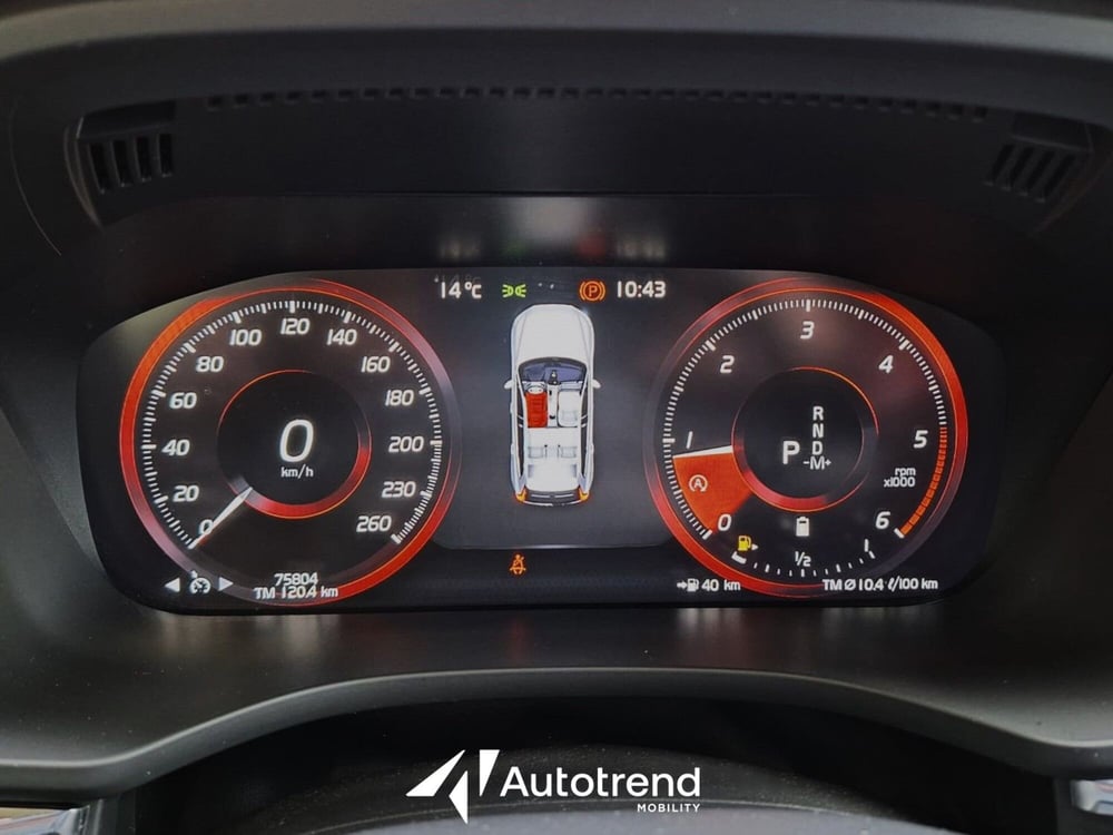 Volvo XC60 usata a Bari (10)