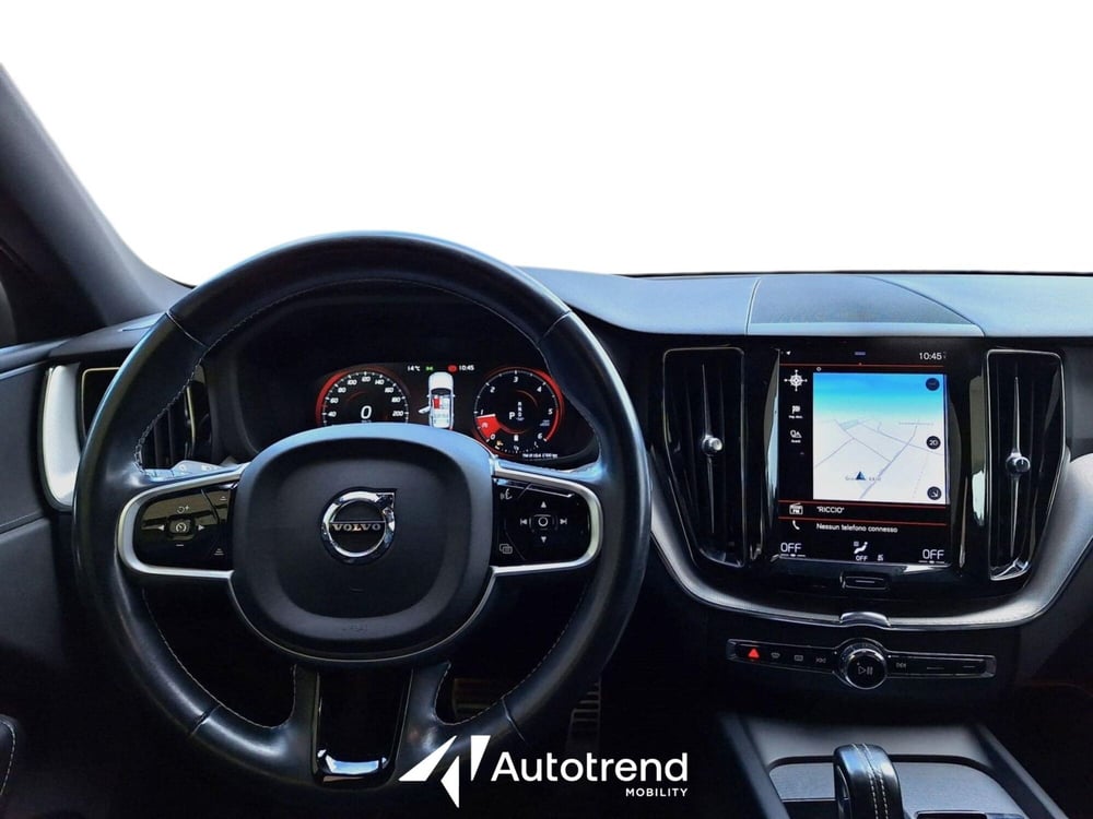 Volvo XC60 usata a Bari (9)