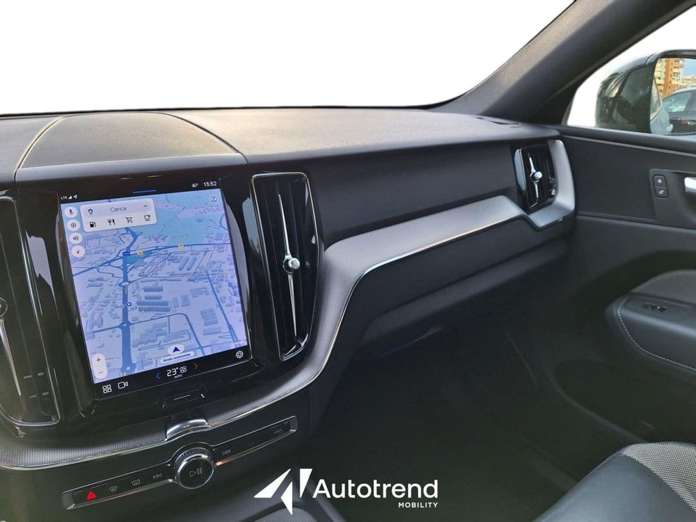 Volvo XC60 usata a Bari (11)