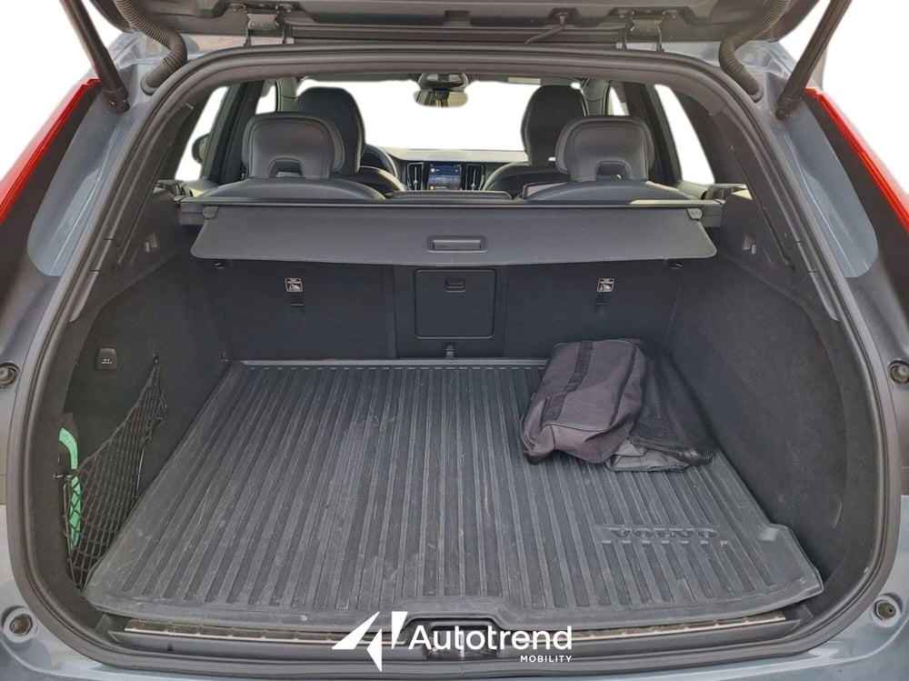 Volvo XC60 usata a Bari (13)