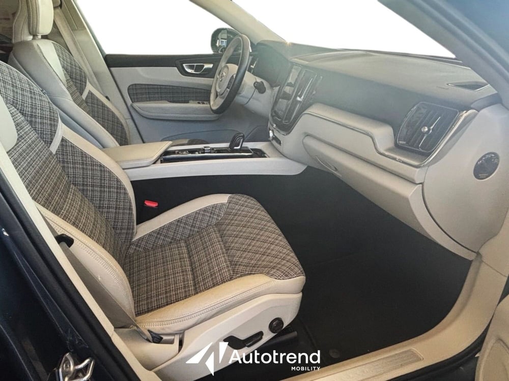Volvo XC60 usata a Bari (8)