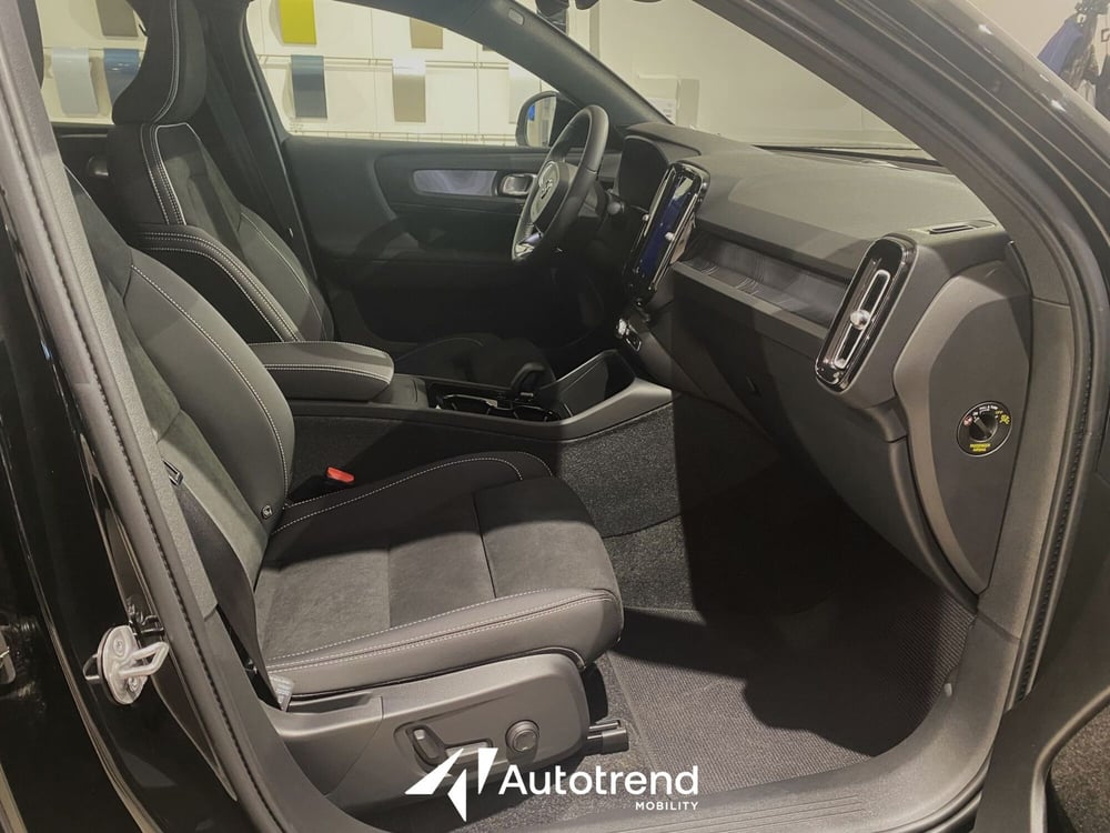 Volvo C40 nuova a Bari (9)