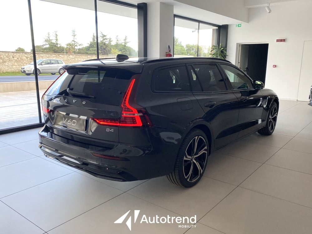 Volvo V60 nuova a Bari (2)