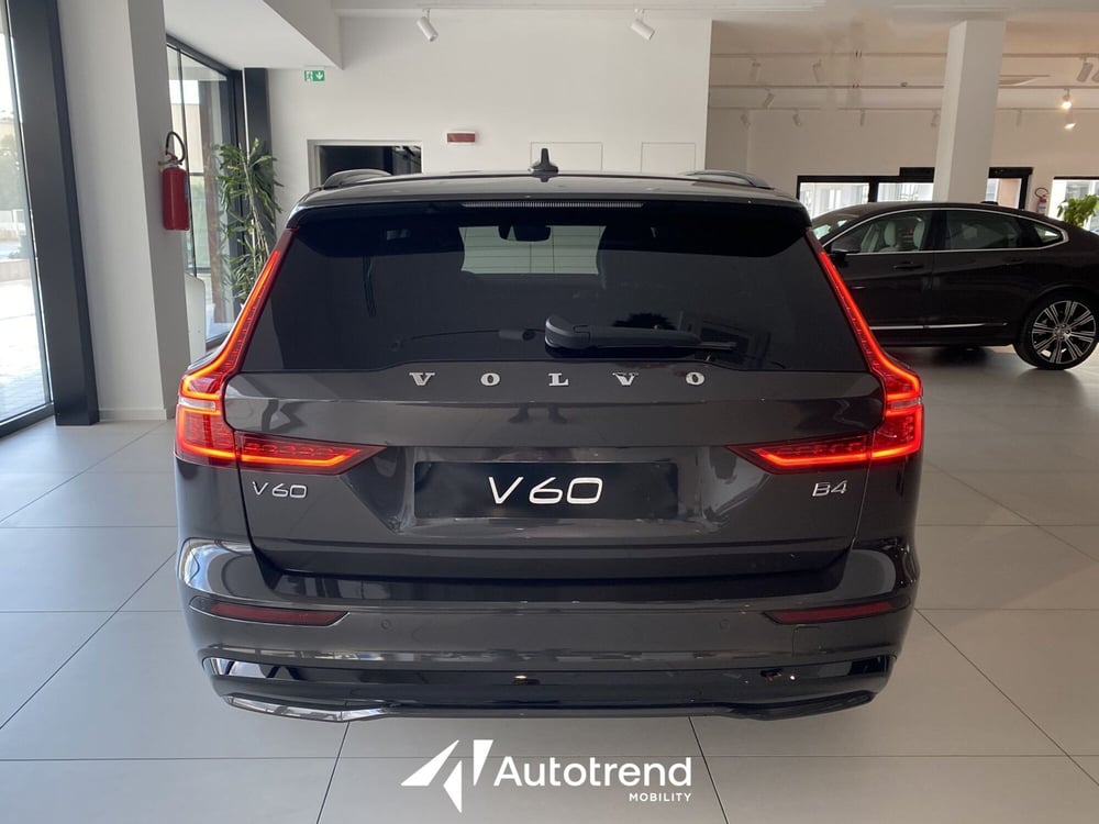 Volvo V60 nuova a Bari (4)