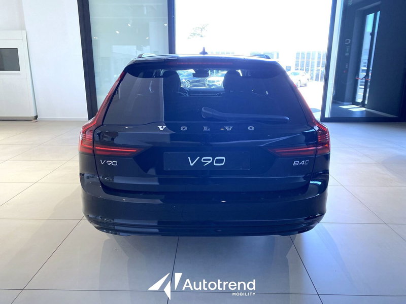 Volvo V90 nuova a Bari (4)
