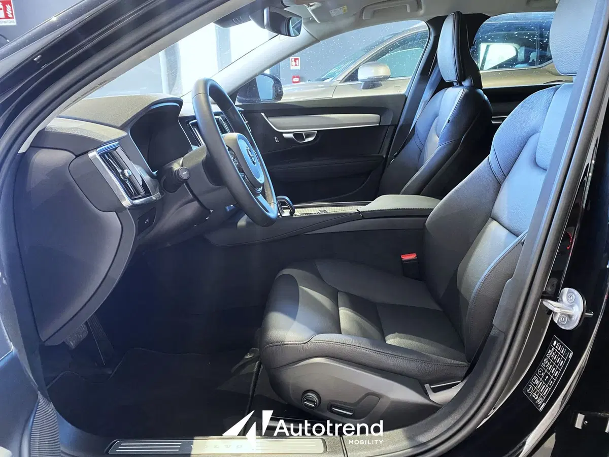 Volvo V90 nuova a Bari (7)