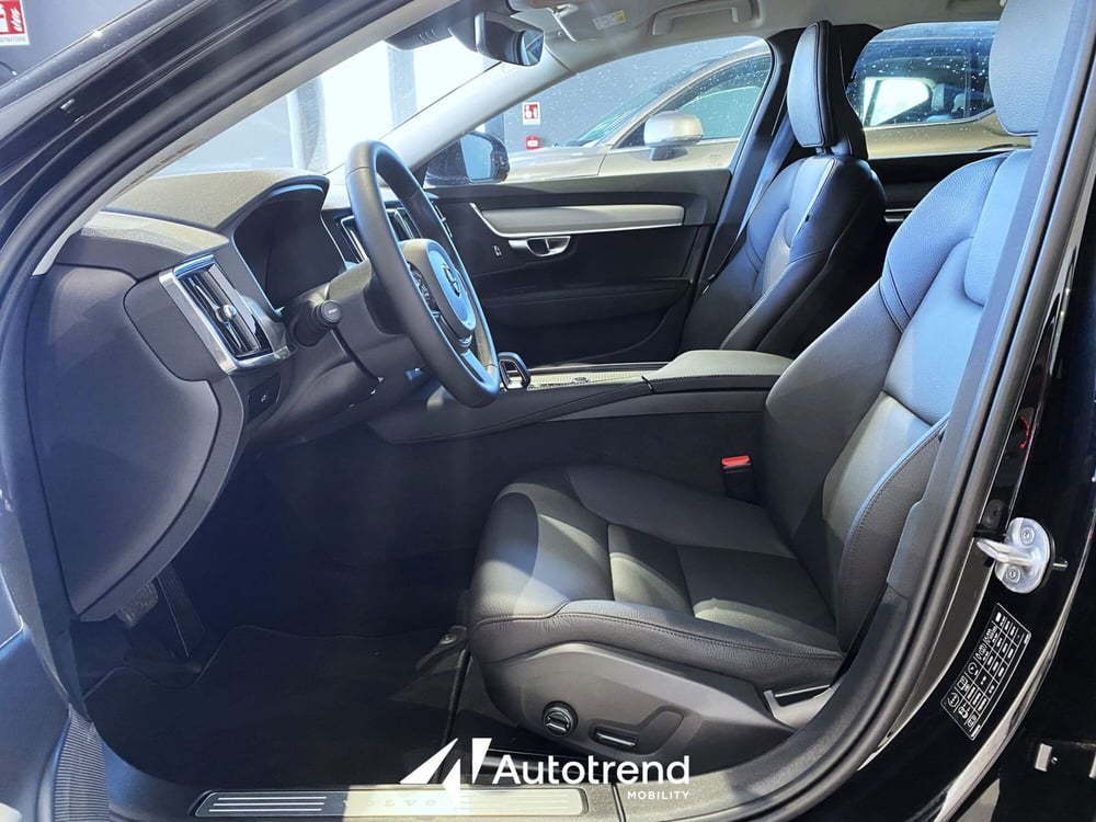 Volvo V90 nuova a Bari (7)