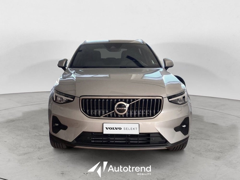 Volvo XC40 nuova a Bari (3)