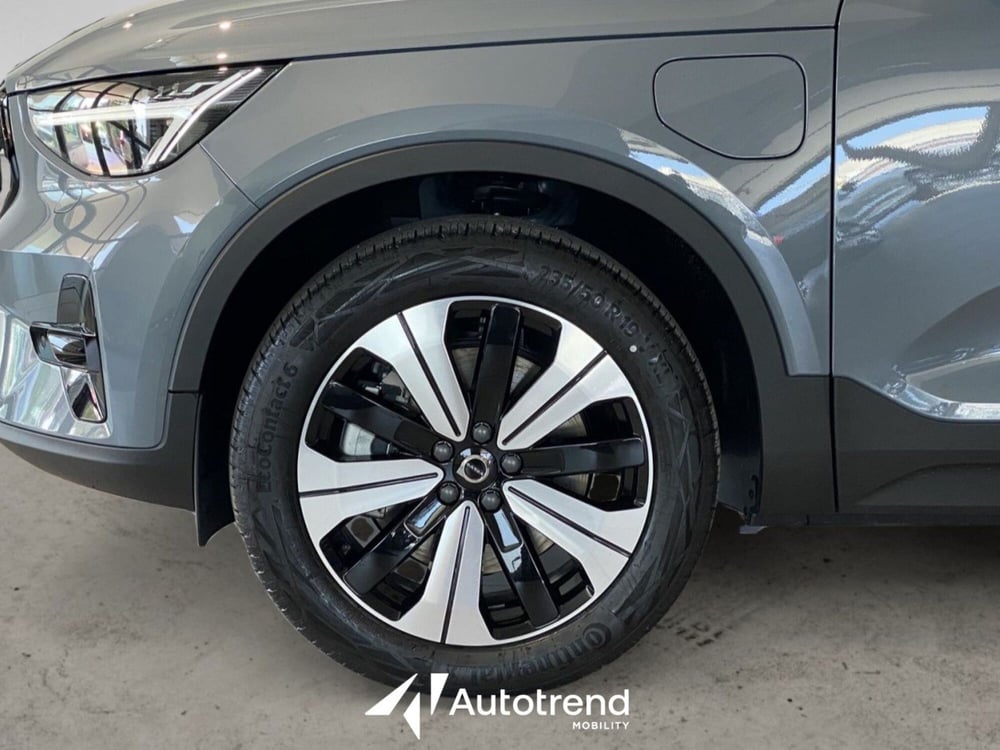 Volvo XC40 nuova a Bari (5)