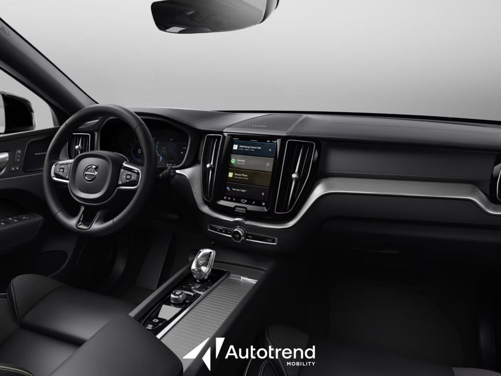 Volvo XC60 nuova a Bari (6)