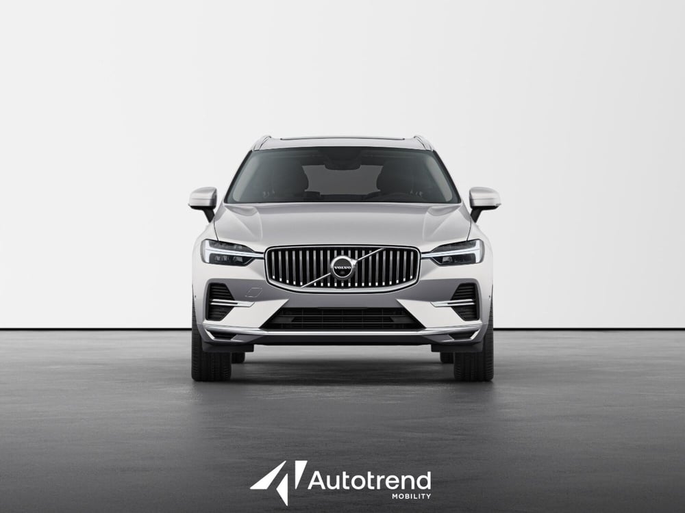 Volvo XC60 nuova a Bari (3)